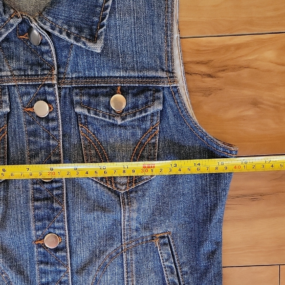 Thread & Supply Size MEDIUM Blue Womens Button Up Denim Vest With Pockets - Picture 7 of 11